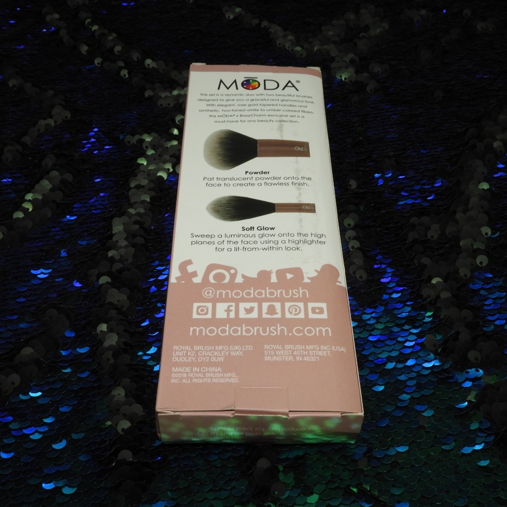 Moda Powder + Soft Glow - Picture 2 of 2